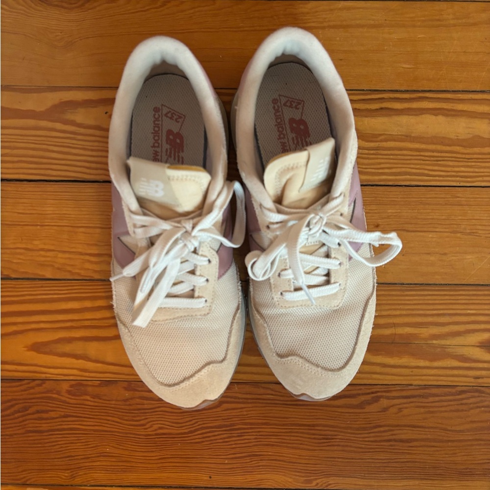 New Balance Women’s 237